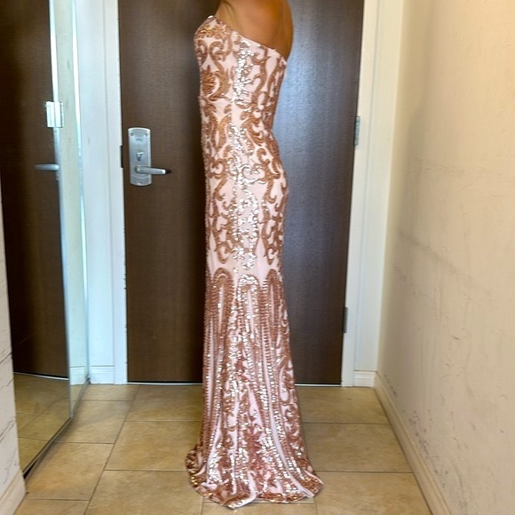 Bariano Rebecca Rose Gold Strapless Sequin Maxi Dress. Only Worn Once! - Picture 11 of 16